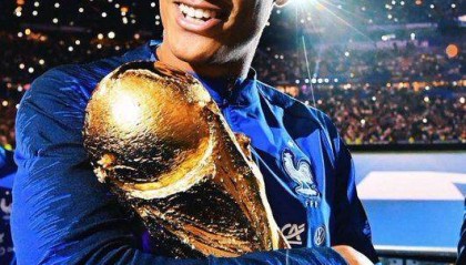 九游娱乐中心-29岁瓦拉内从国家队退役 又一冠军老臣挥别法国