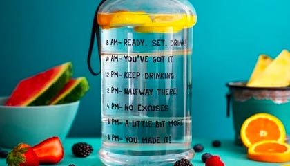 九游正版入口-阿德耶米门前抢点破门，拜尔横传送助攻！多特1-0领先奥格斯堡